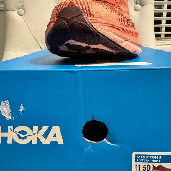 HOKA Clifton 9 Men’s Walking/Running Shoe Various Sizes 1127895/RERT NEW IN BOX - Picture 9 of 9